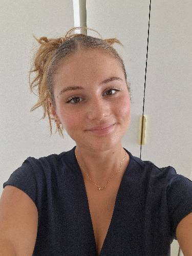 Marie
 L.